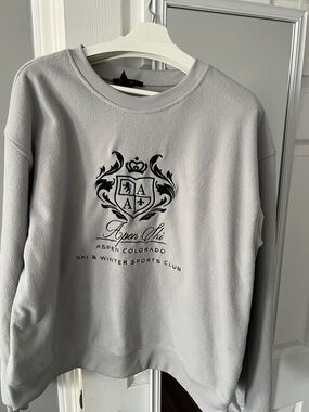 Forever 21 Light Gray Ribbed Crewneck Sweatshirt